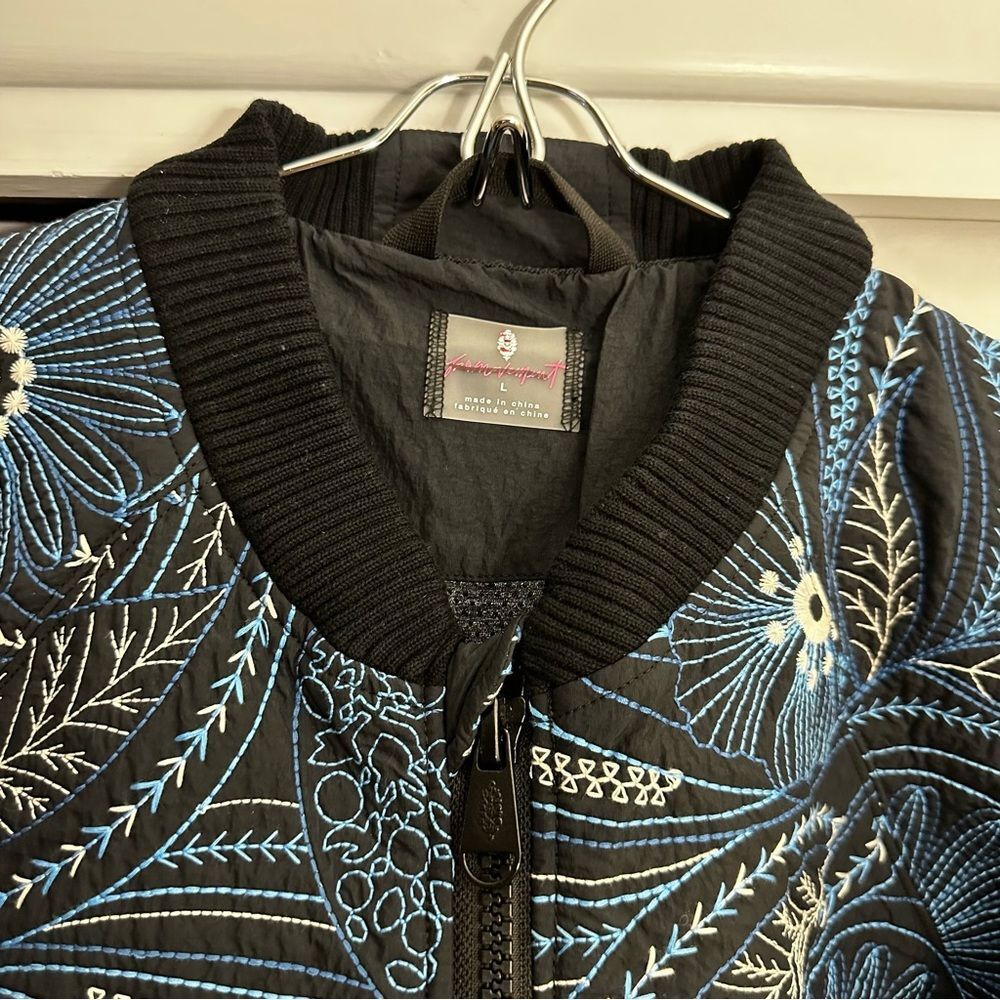 Free People Movement Garden Party Floral Embroidered Cropped Bomber Jacket XL - Picture 4 of 9